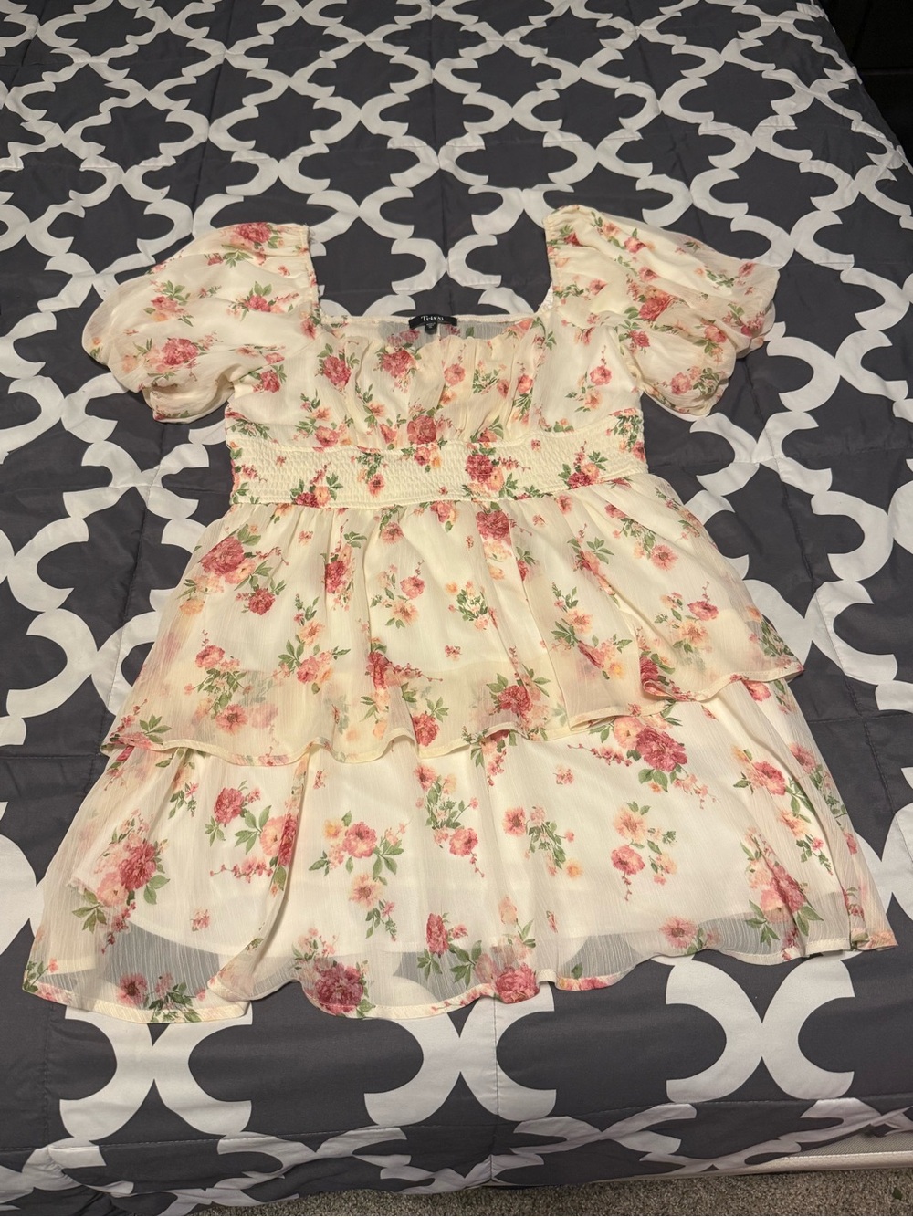 NWOT Trixxi Cream Floral Tiered Puff-Sleeve Dress with Pink Blossoms
